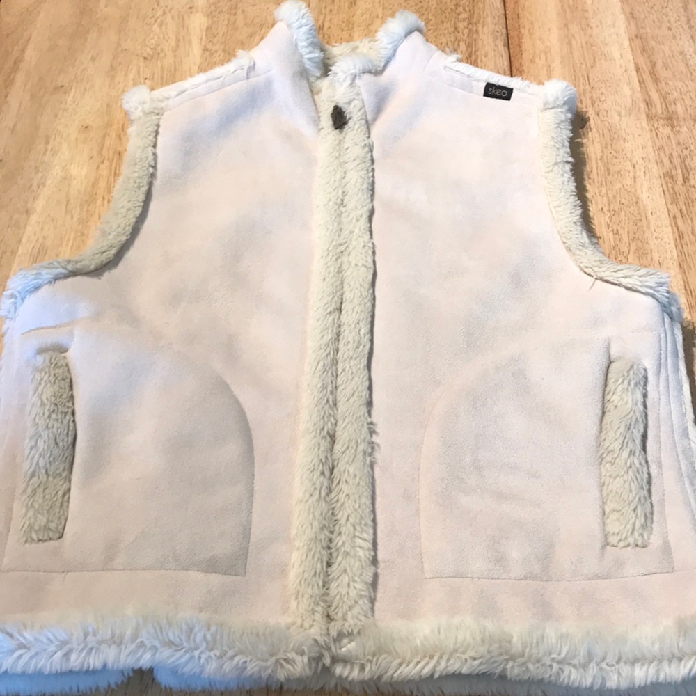 Skea Faux Shearling Vest